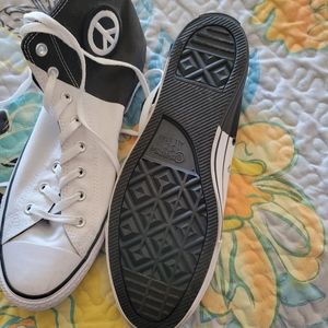 Converse Chucks size 13